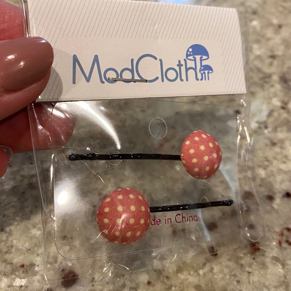 Modcloth Bobby Pin Set - Picture 2 of 4